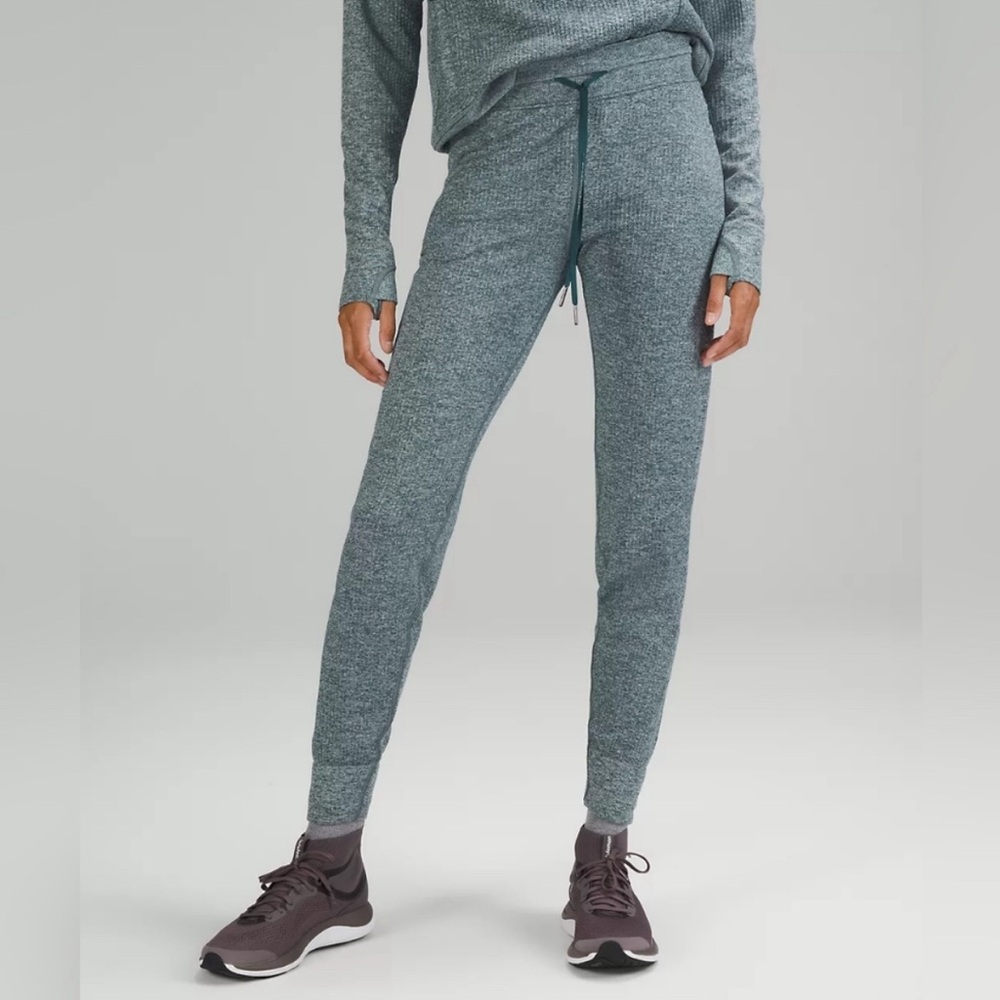 Lululemon Engineered Warmth jogger